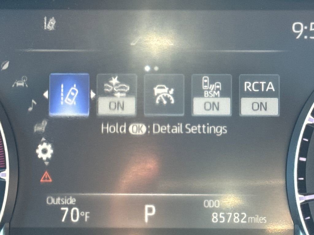 Used 2022 Toyota Highlander XLE AWD/4WD image 21