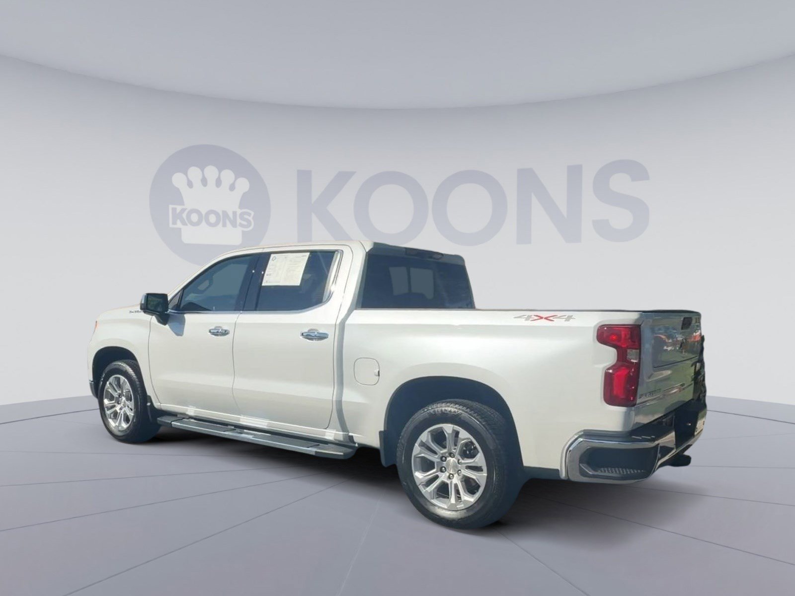 Used 2024 Chevrolet Silverado 1500 LTZ w/ Technology Package AWD/4WD image 2