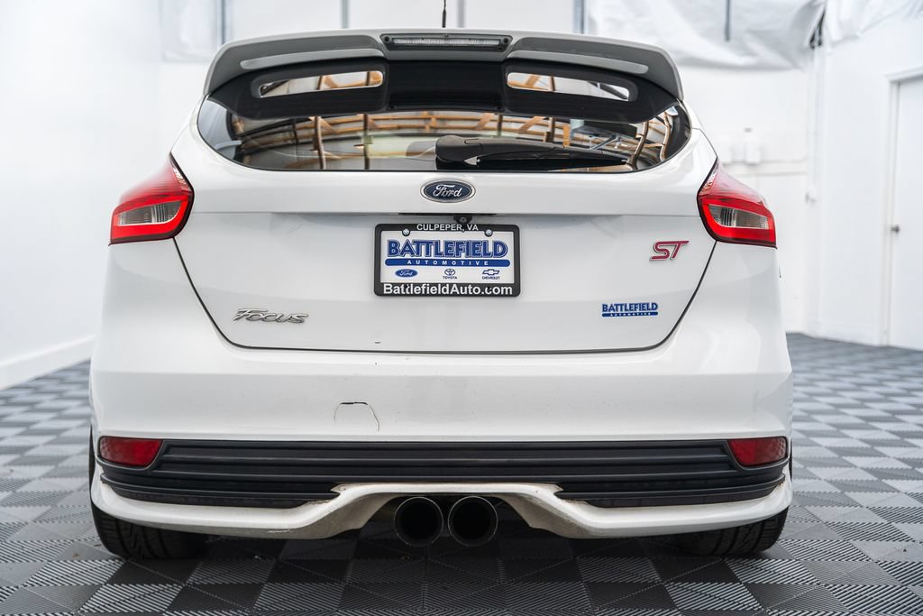 Used 2017 Ford Focus ST FWD image 6