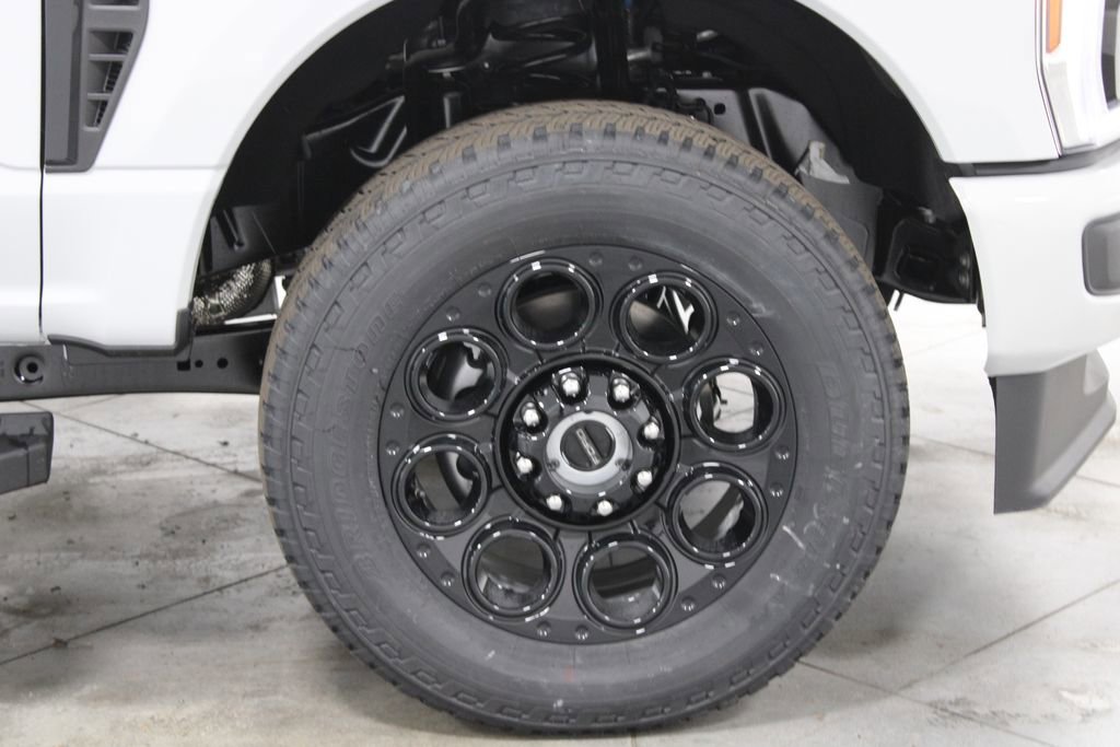 New 2026 Ford F250 Lariat w/ Black Appearance Package image 11