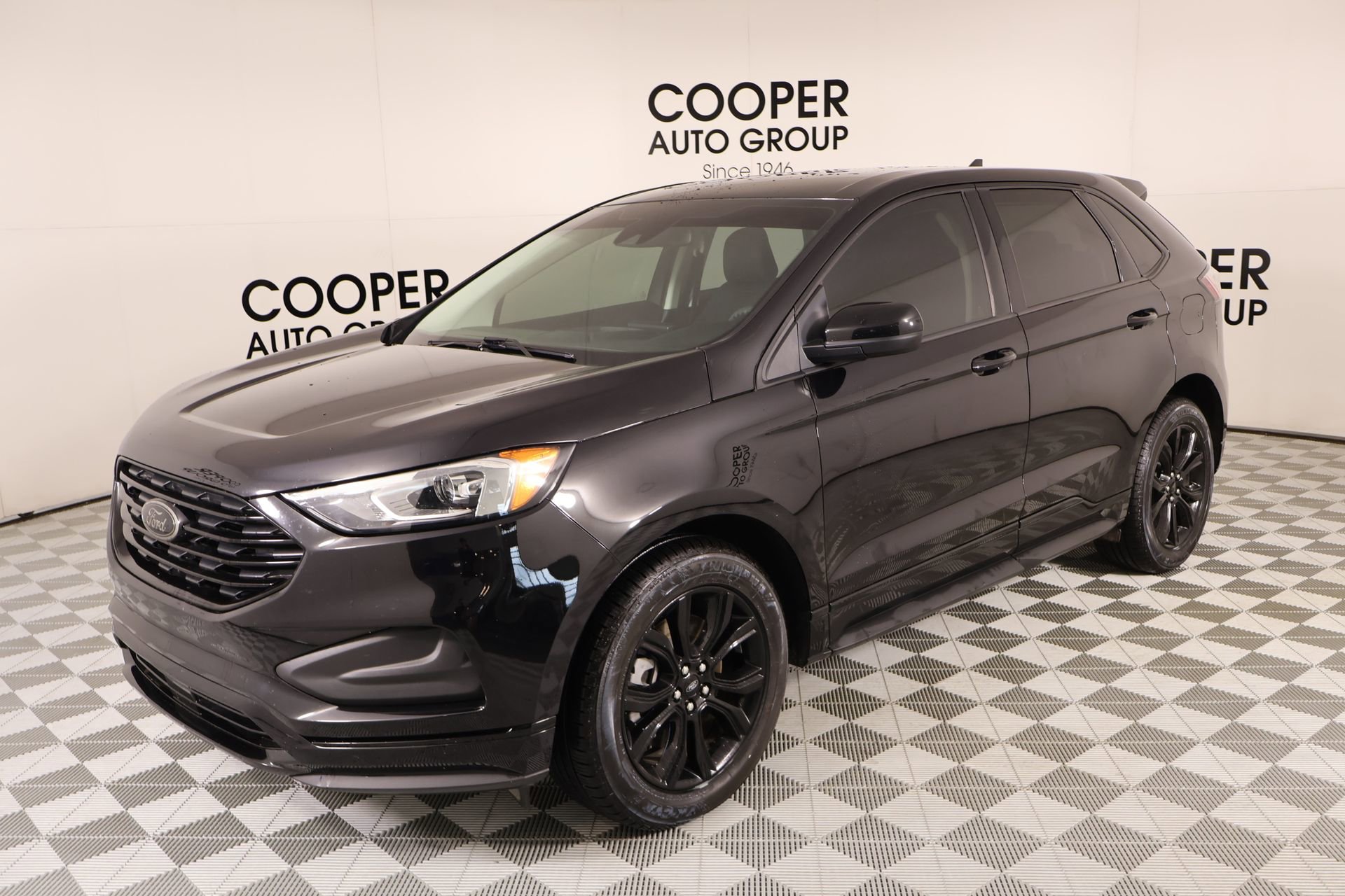 Used 2024 Ford Edge SE w/ Black Appearance Package AWD/4WD image 9