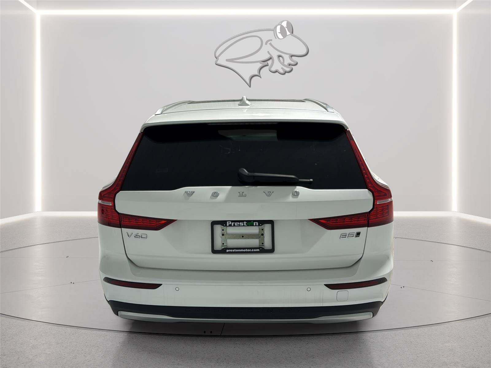 Used 2025 Volvo V60 B5 Cross Country Plus AWD/4WD image 4