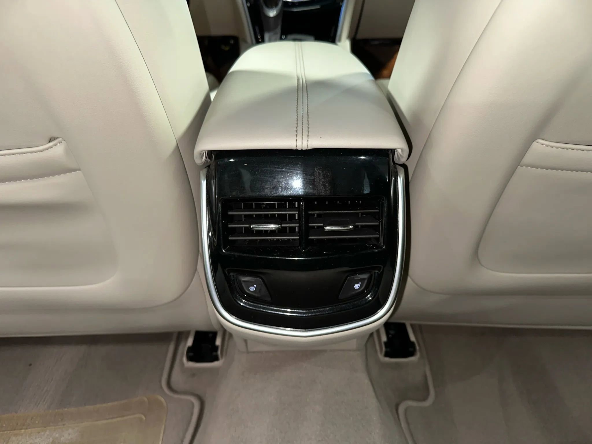 Used 2016 Cadillac XTS Luxury w/ Driver Awareness Package image 27