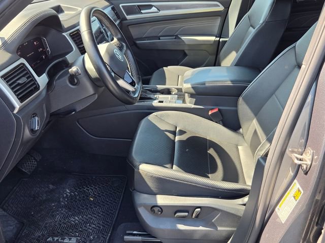 Used 2023 Volkswagen Atlas Cross Sport SE w/ Black Wheel Package image 11