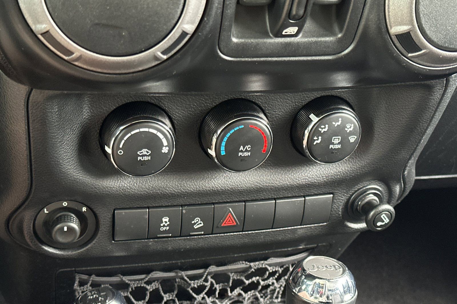 Used 2012 Jeep Wrangler Unlimited Sport AWD/4WD image 19
