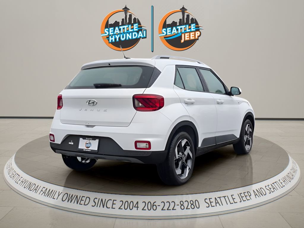 Used 2026 Hyundai Venue SEL FWD image 5