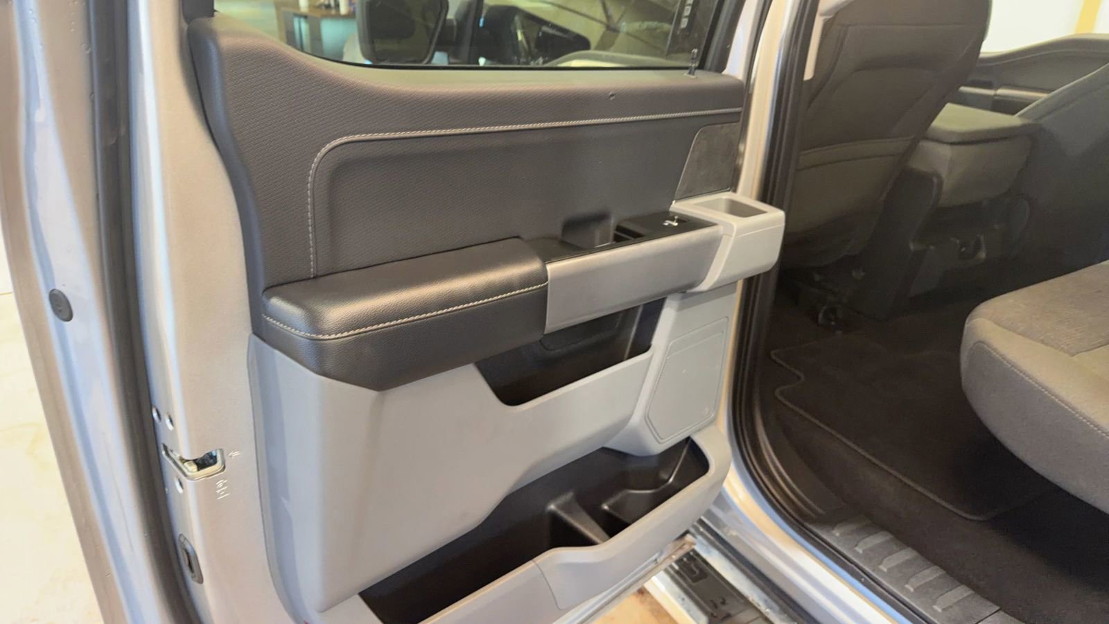 Used 2024 Ford F150 XLT image 32