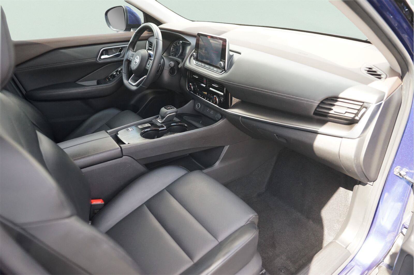 Used 2021 Nissan Rogue SV w/ Premium Package FWD image 18