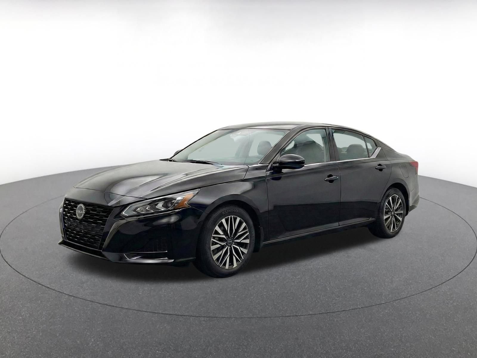Used 2026 Nissan Altima 2.5 SV FWD image 3