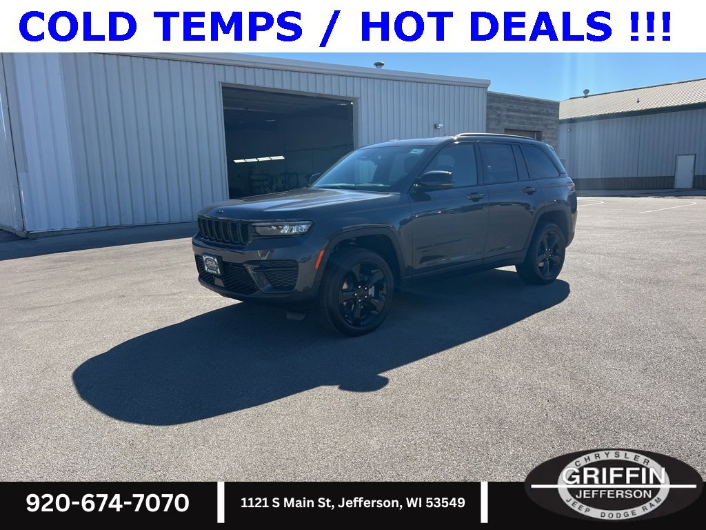 New 2025 Jeep Grand Cherokee Altitude image 2