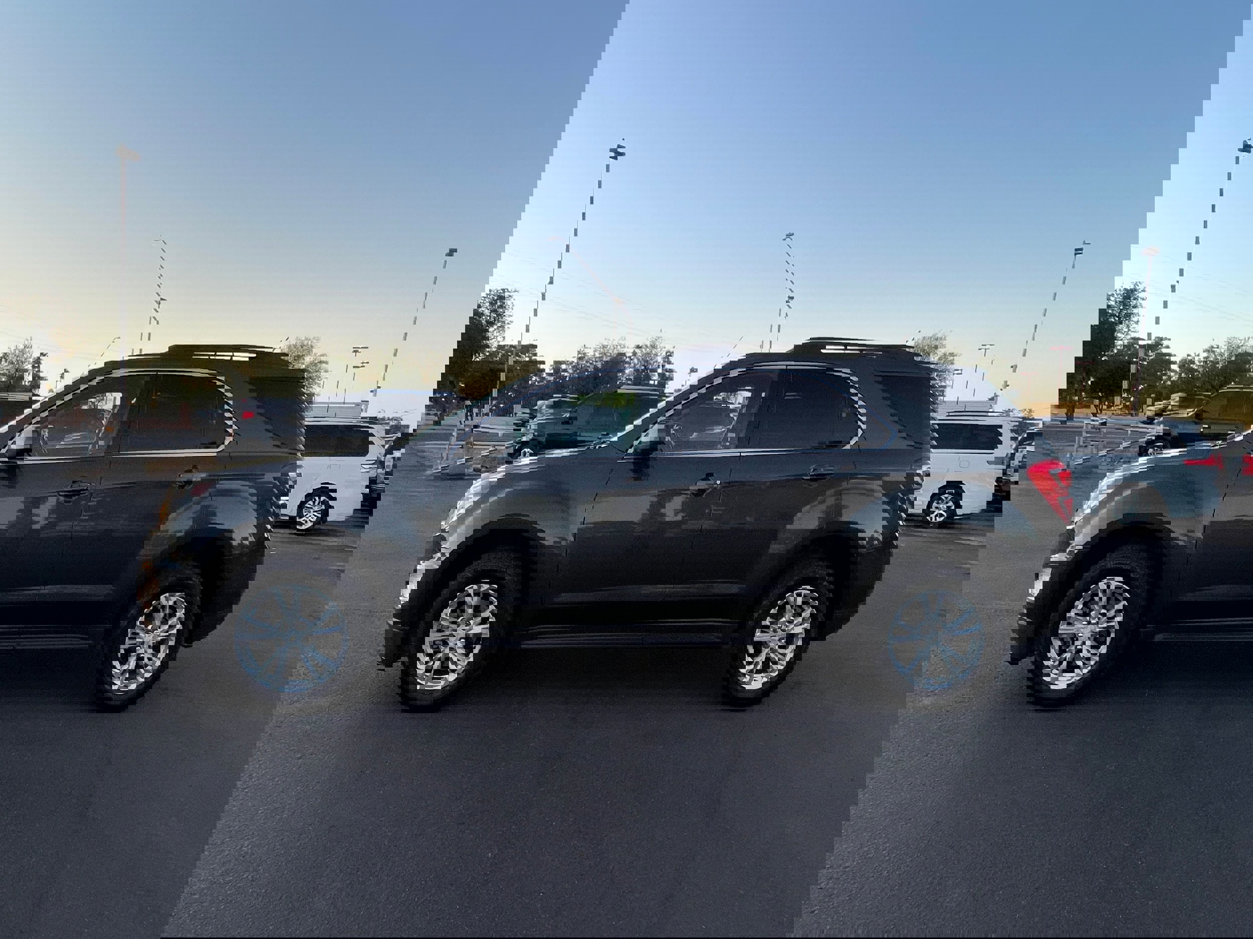 Used 2017 Chevrolet Equinox LT w/ Convenience Package image 2