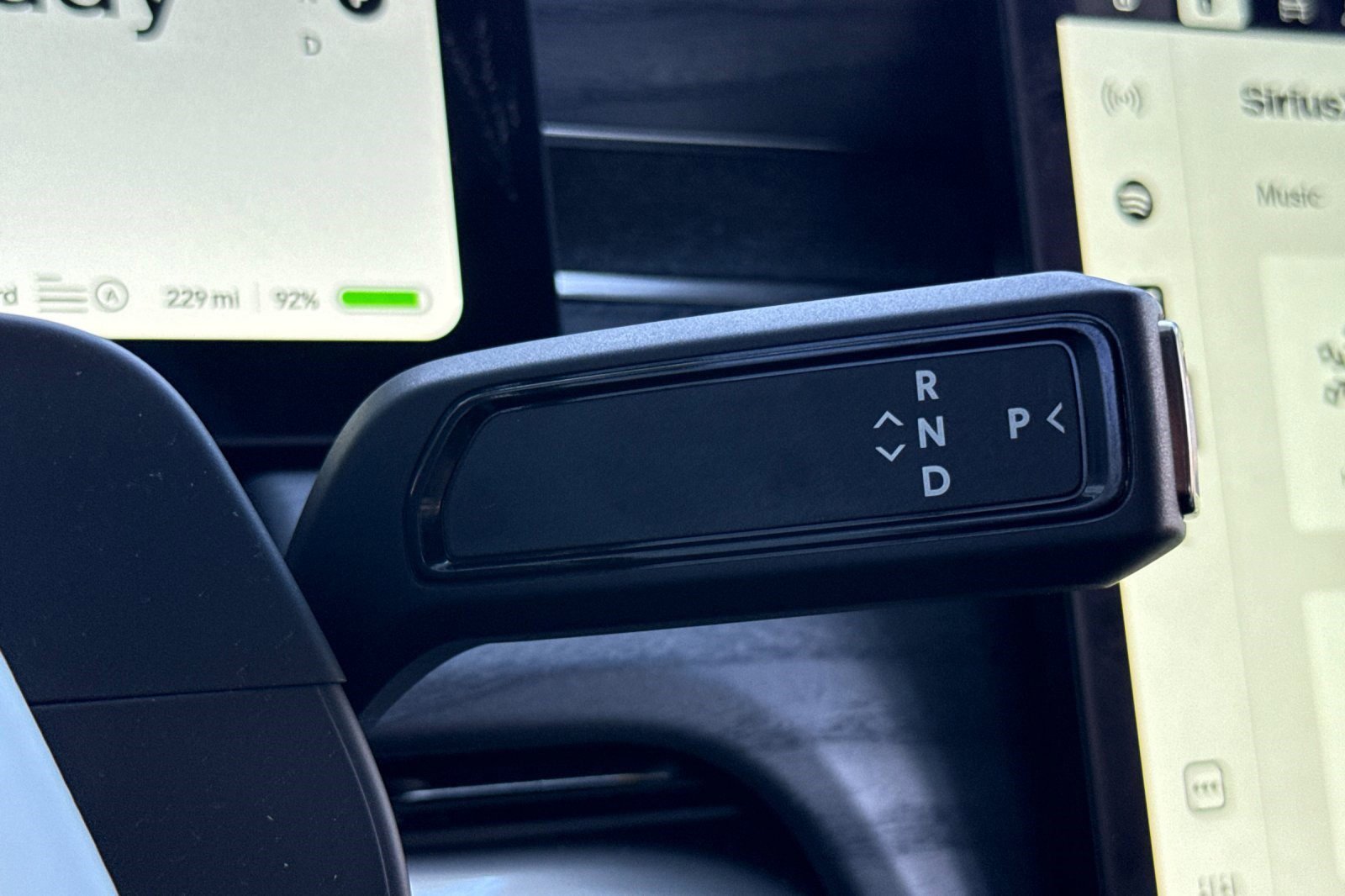 Used 2025 Rivian R1T Adventure image 30