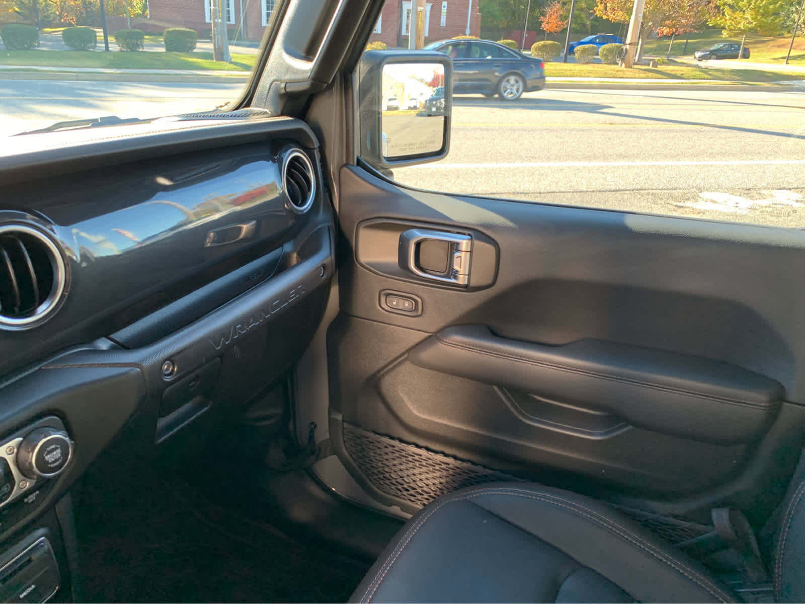 Used 2022 Jeep Wrangler Unlimited Rubicon w/ Trailer Tow Package image 22