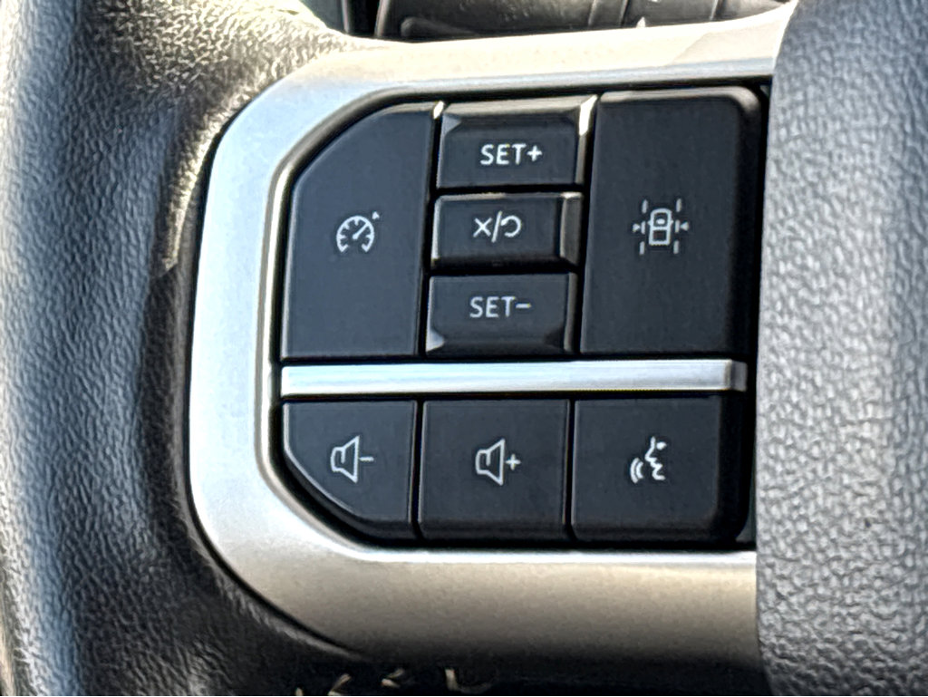 Used 2024 Ford Expedition XLT image 14