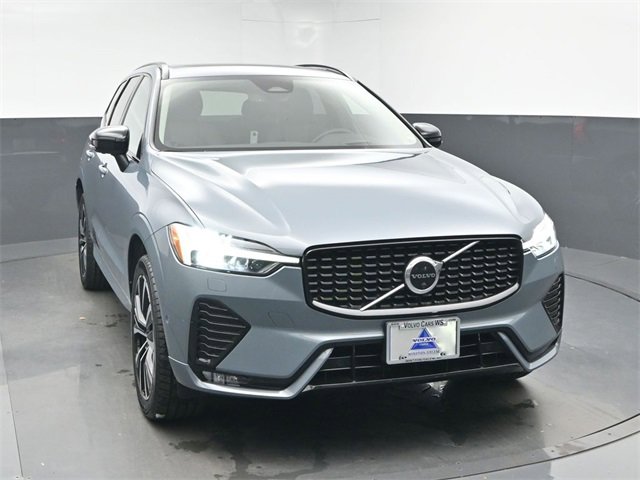 Used 2023 Volvo XC60 B5 Ultimate w/ Climate Package image 2