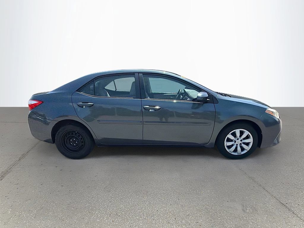 Used 2015 Toyota Corolla LE FWD image 3