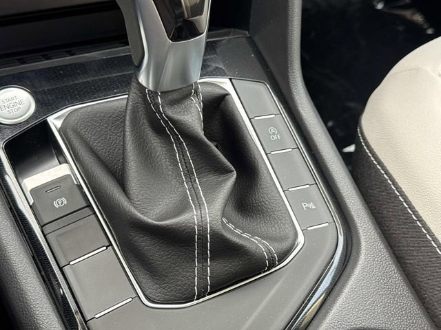 New 2025 Volkswagen Taos SE image 24