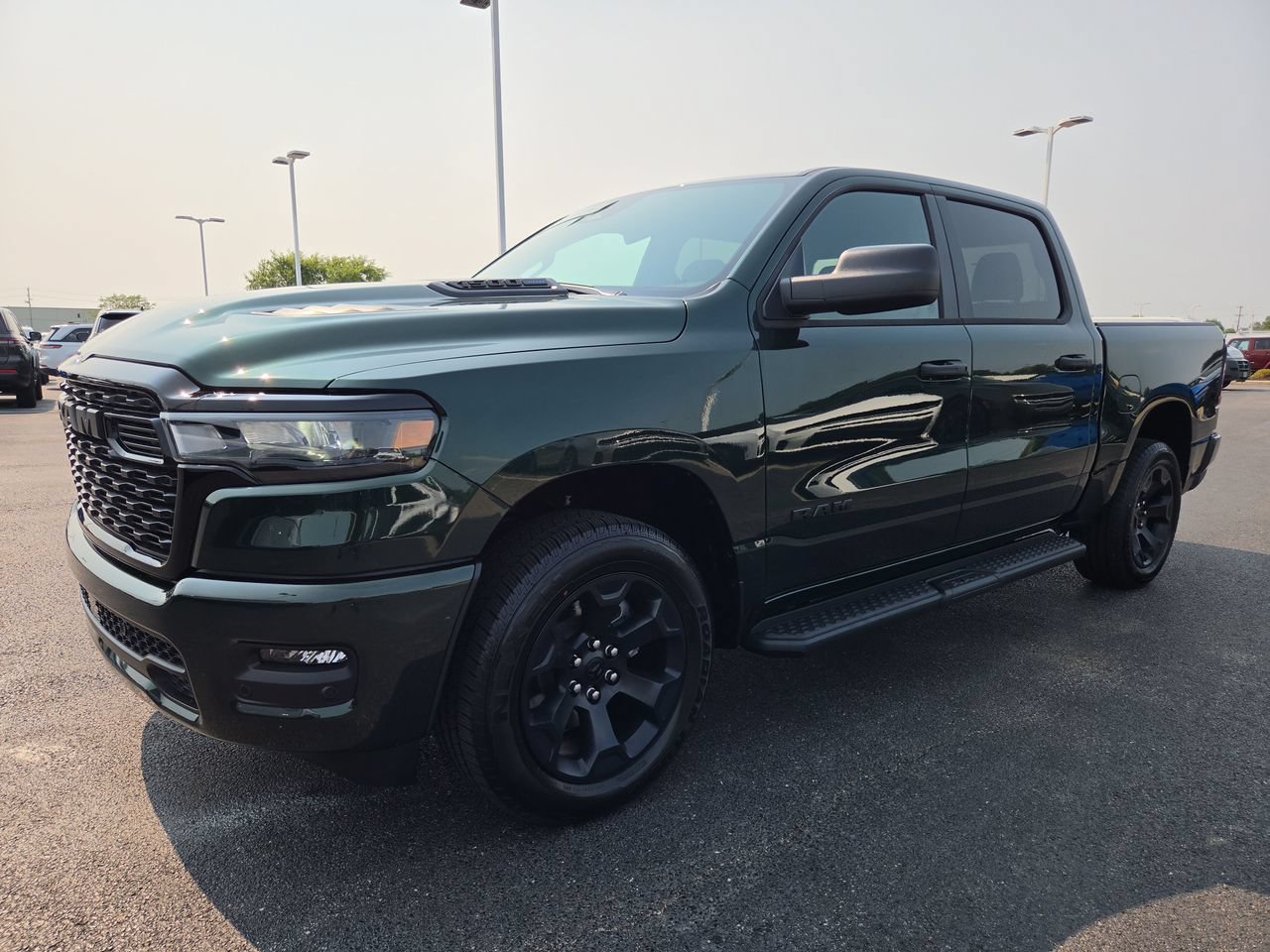 New 2026 RAM 1500 Express AWD/4WD image 3