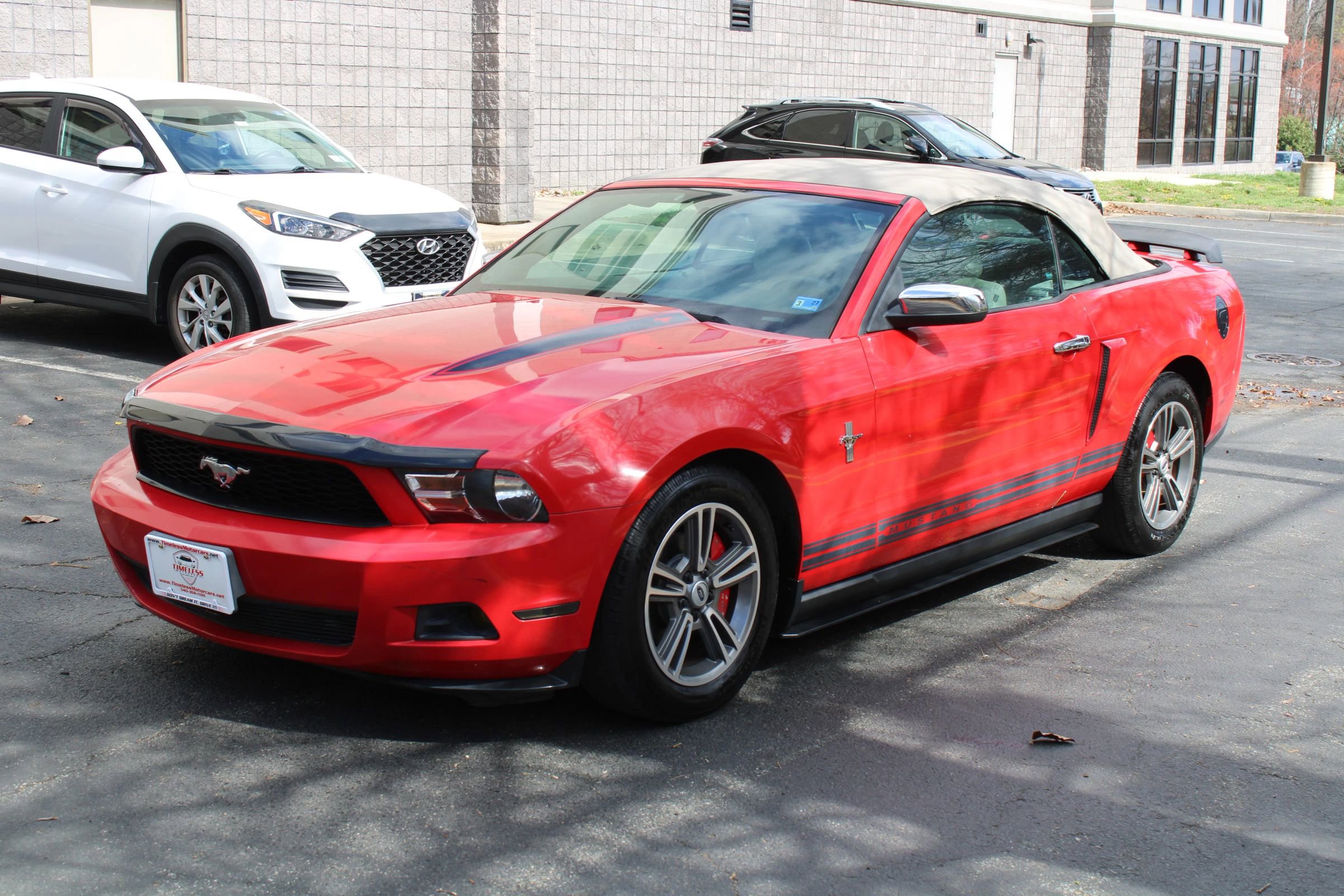 Used 2010 Ford Mustang Convertible image 25