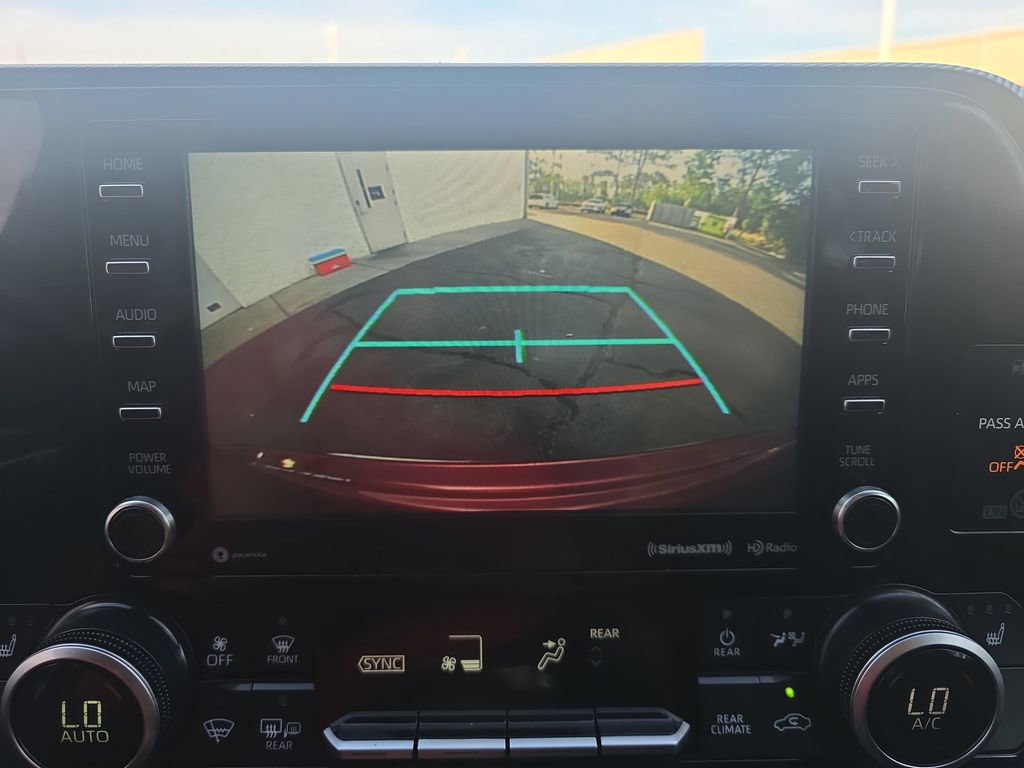 Used 2021 Toyota Highlander XSE FWD image 23