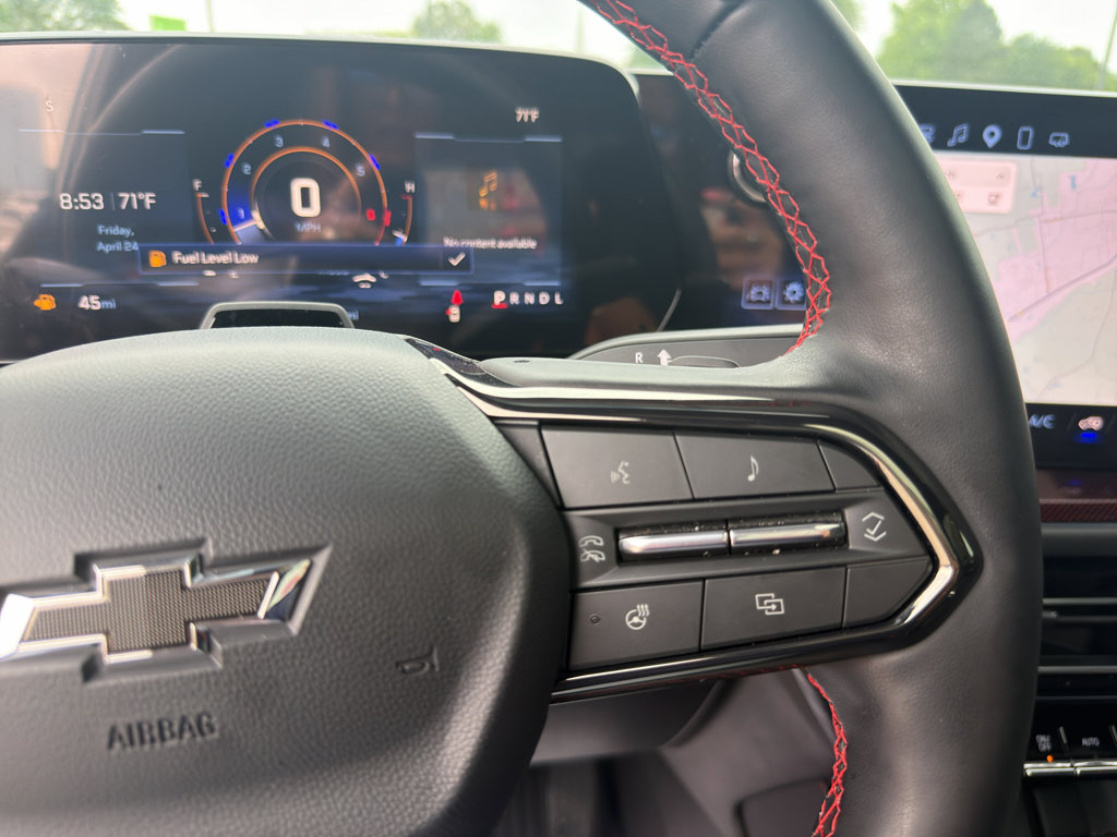 Used 2025 Chevrolet Traverse RS FWD image 30