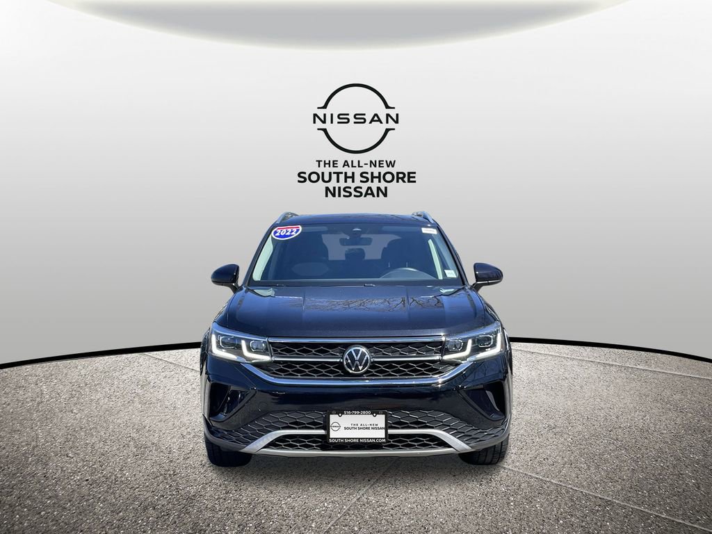 Used 2022 Volkswagen Taos SEL image 2