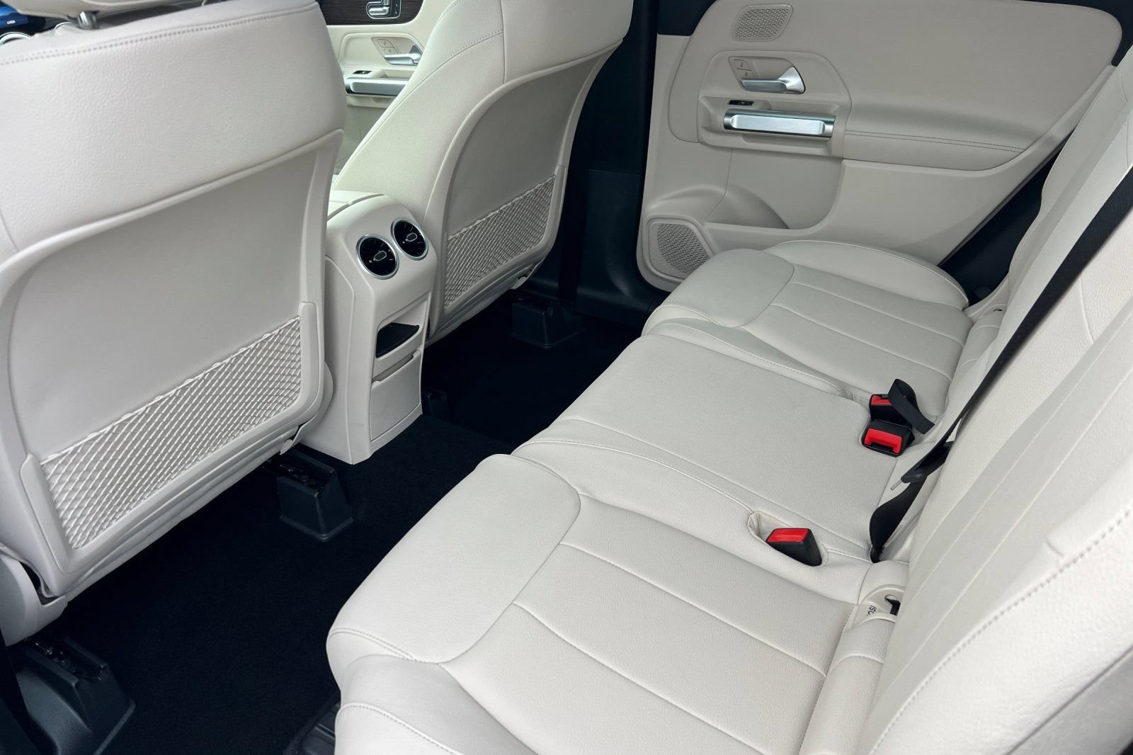 Certified 2026 Mercedes-Benz GLB 250 image 4