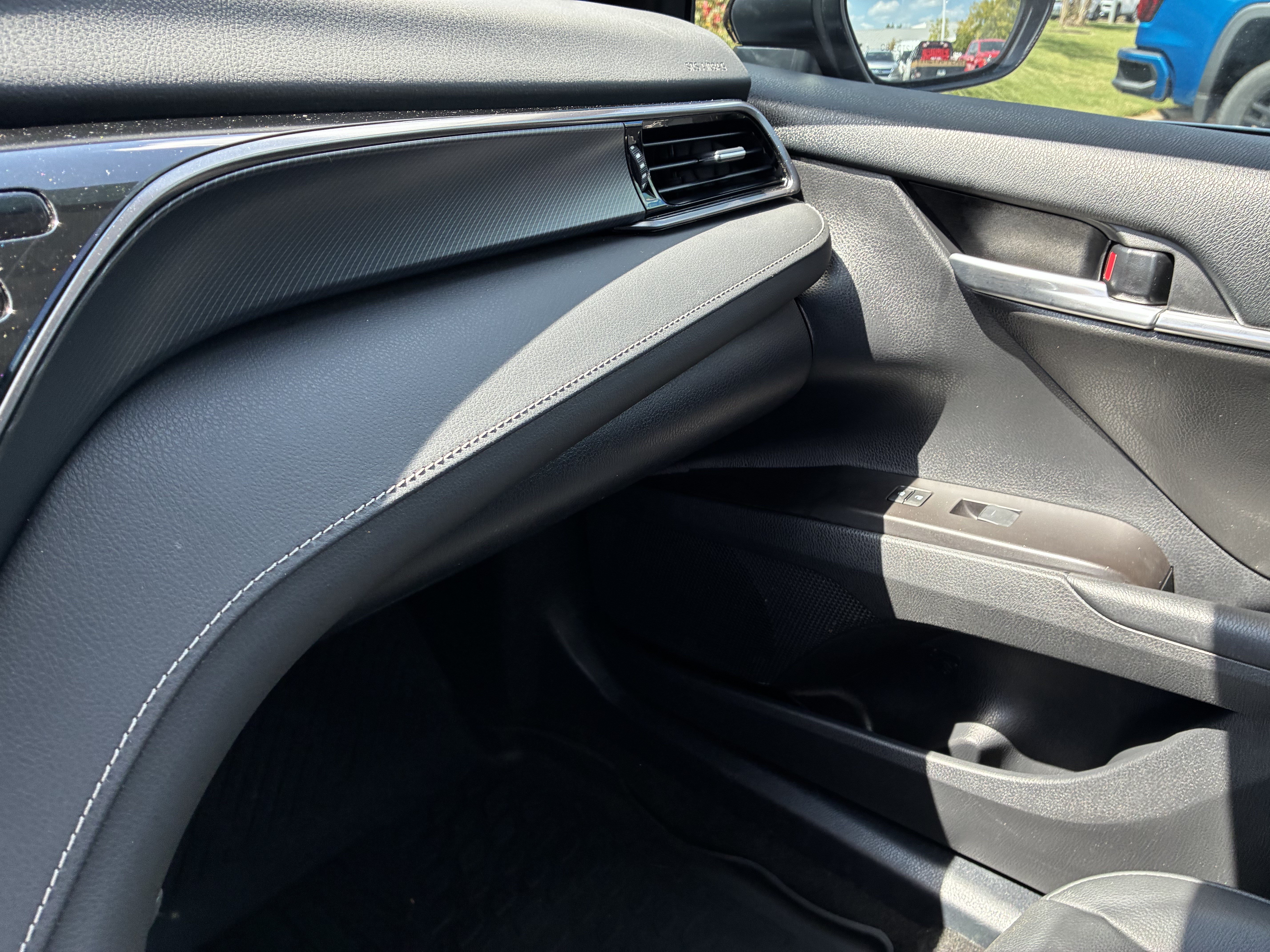 Used 2024 Toyota Camry SE FWD image 32