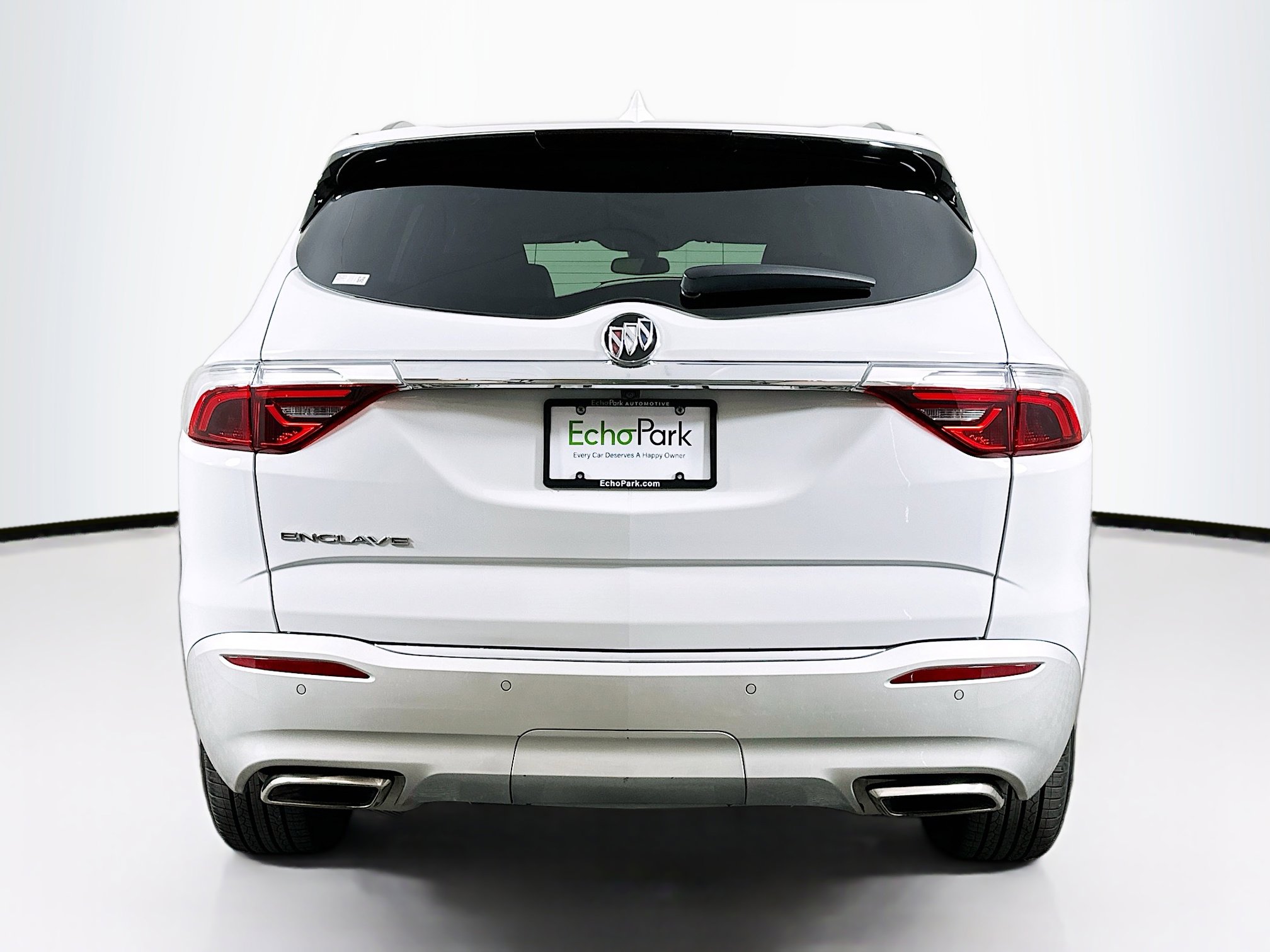 Used 2024 Buick Enclave Essence image 7