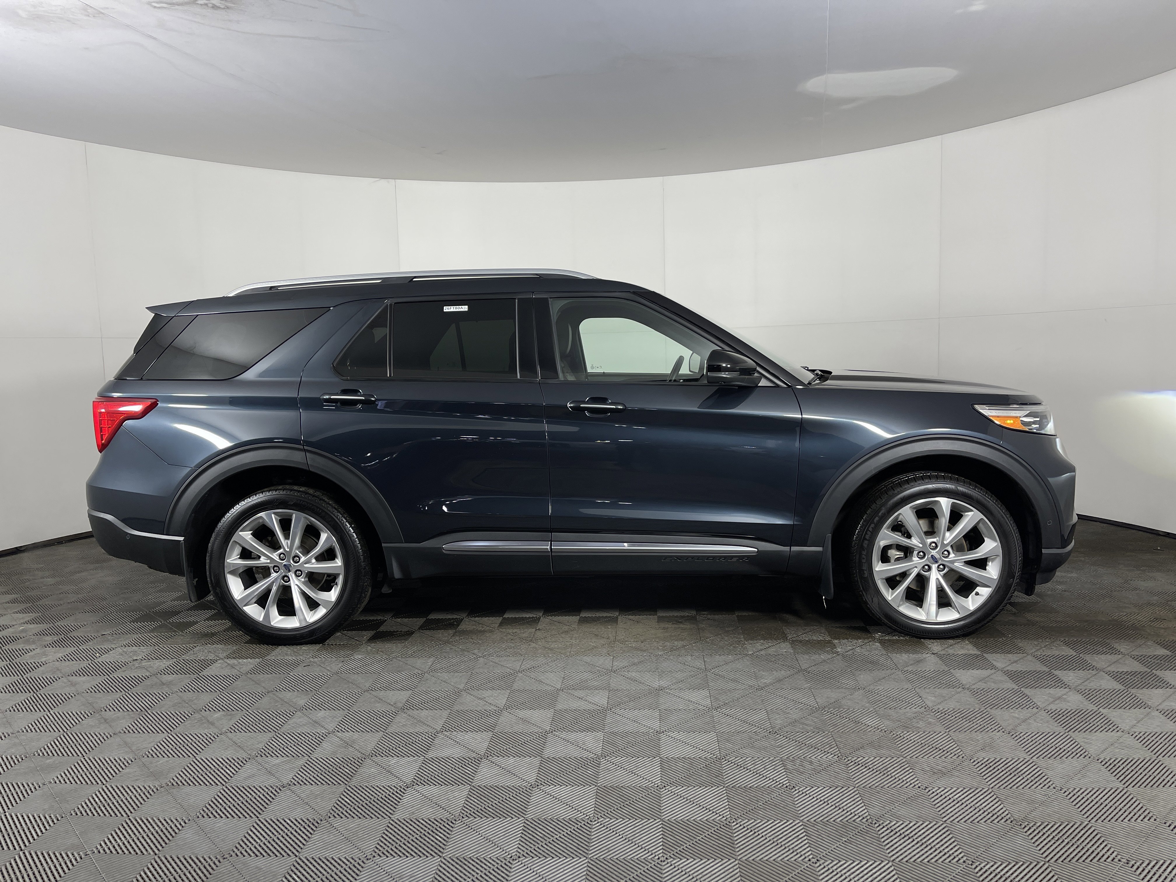 Used 2022 Ford Explorer Platinum w/ Equipment Group 601A image 5