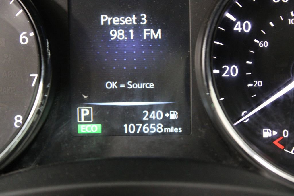 Used 2017 Nissan Rogue SV image 21