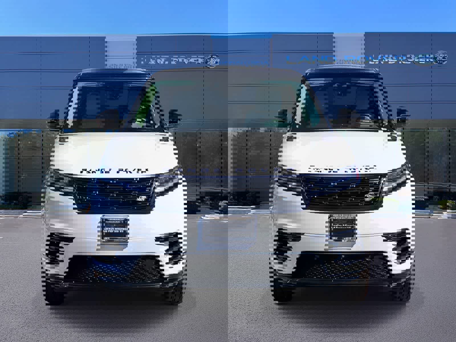 Used 2025 Land Rover Range Rover Velar Dynamic SE image 2