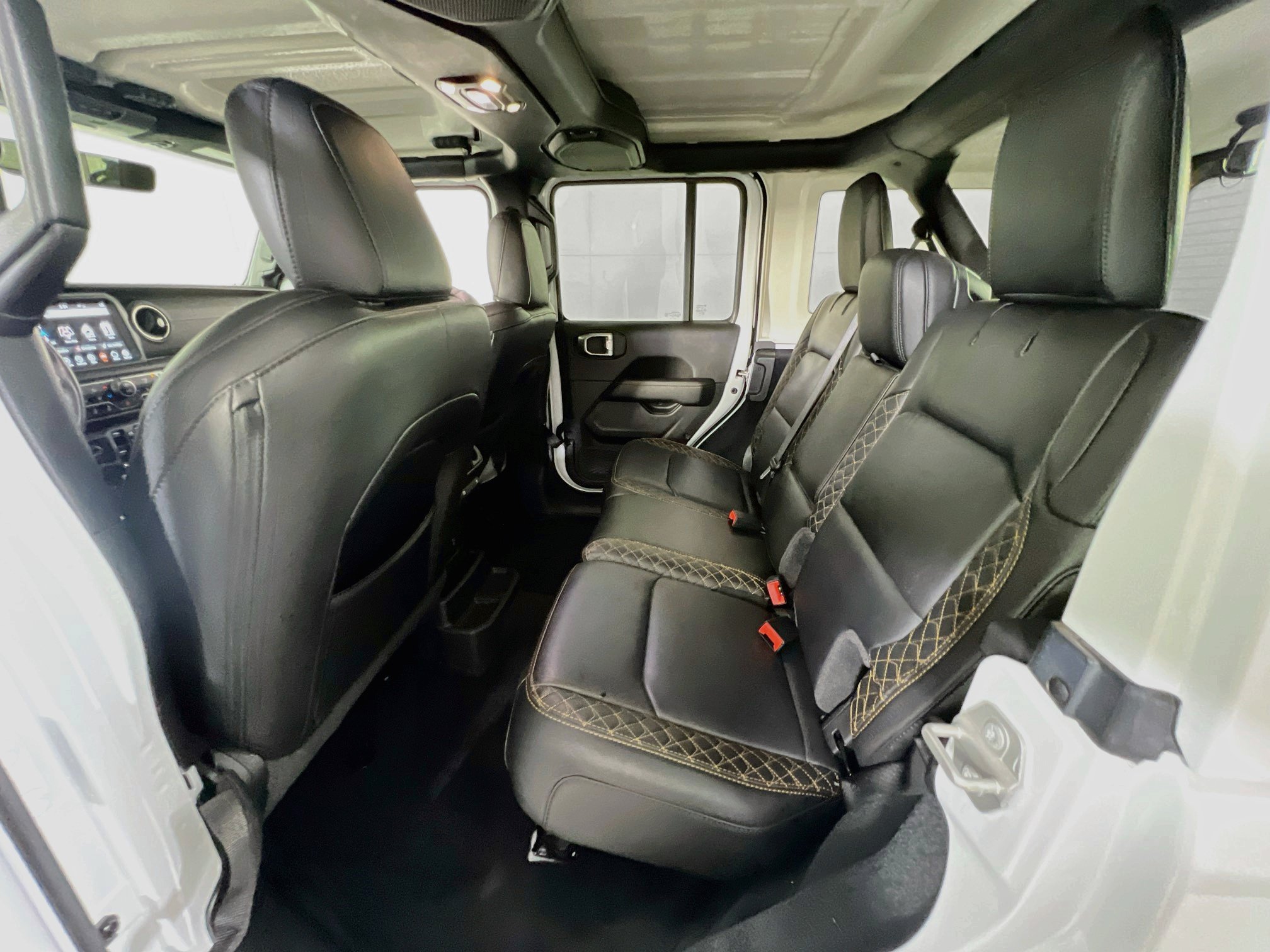 Used 2023 Jeep Wrangler Unlimited Sahara AWD/4WD image 23