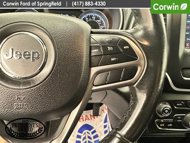 Used 2019 Jeep Cherokee Latitude Plus image 30