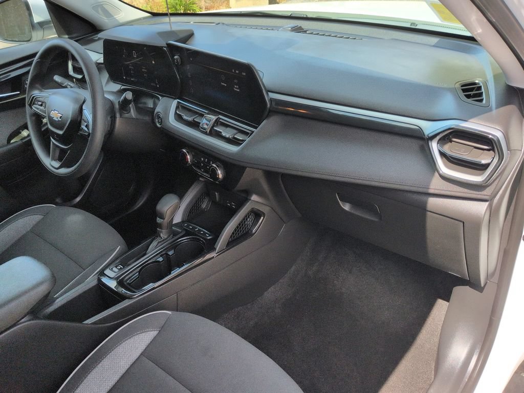 Certified 2024 Chevrolet TrailBlazer LT AWD/4WD image 25