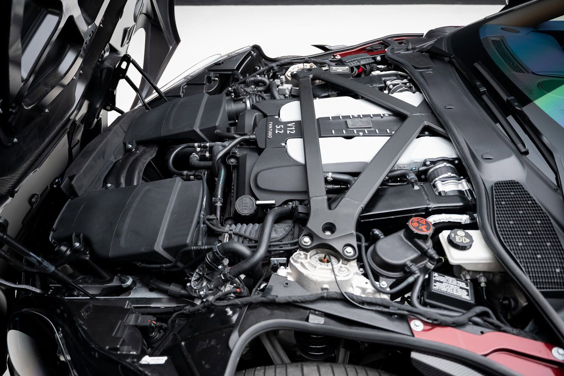 Used 2023 Aston Martin DBS Coupe image 76