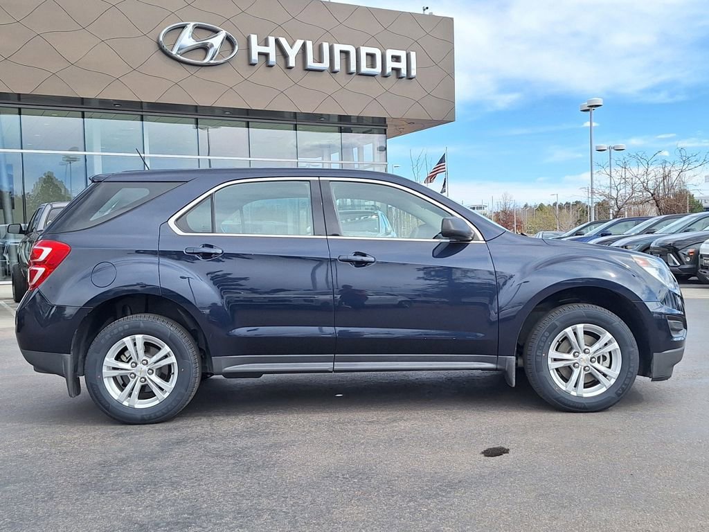 Used 2017 Chevrolet Equinox LS image 2