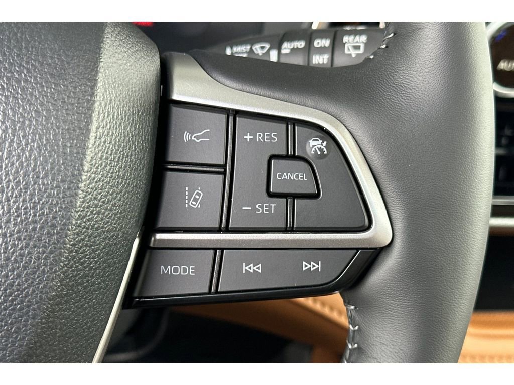 New 2026 Toyota Highlander Platinum image 28