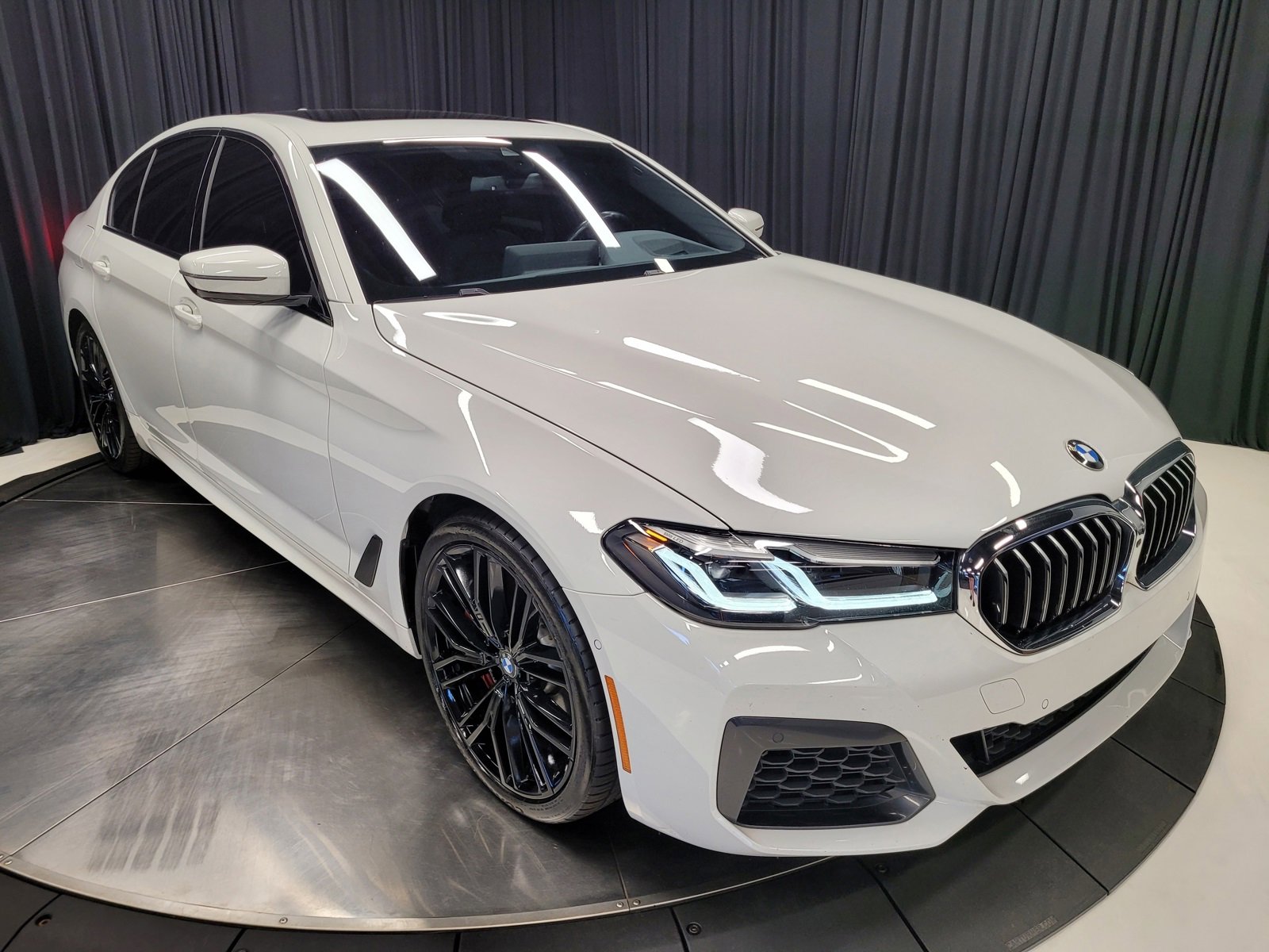 Used 2021 BMW 540i w/ M Sport Package image 46