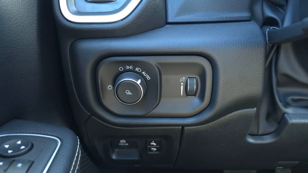 Used 2023 RAM 1500 Laramie image 28