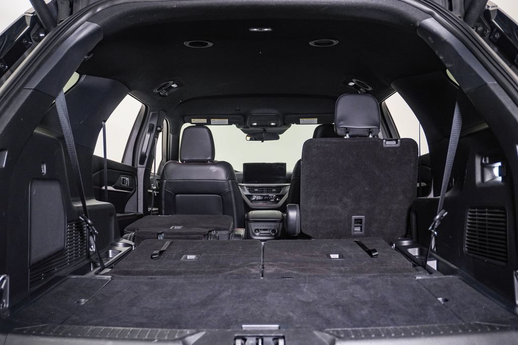 Used 2025 Ford Explorer ST-Line AWD/4WD image 28