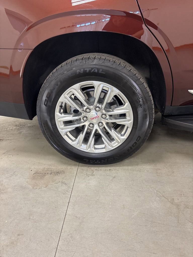 Used 2023 GMC Yukon SLT w/ SLT Luxury Package image 33