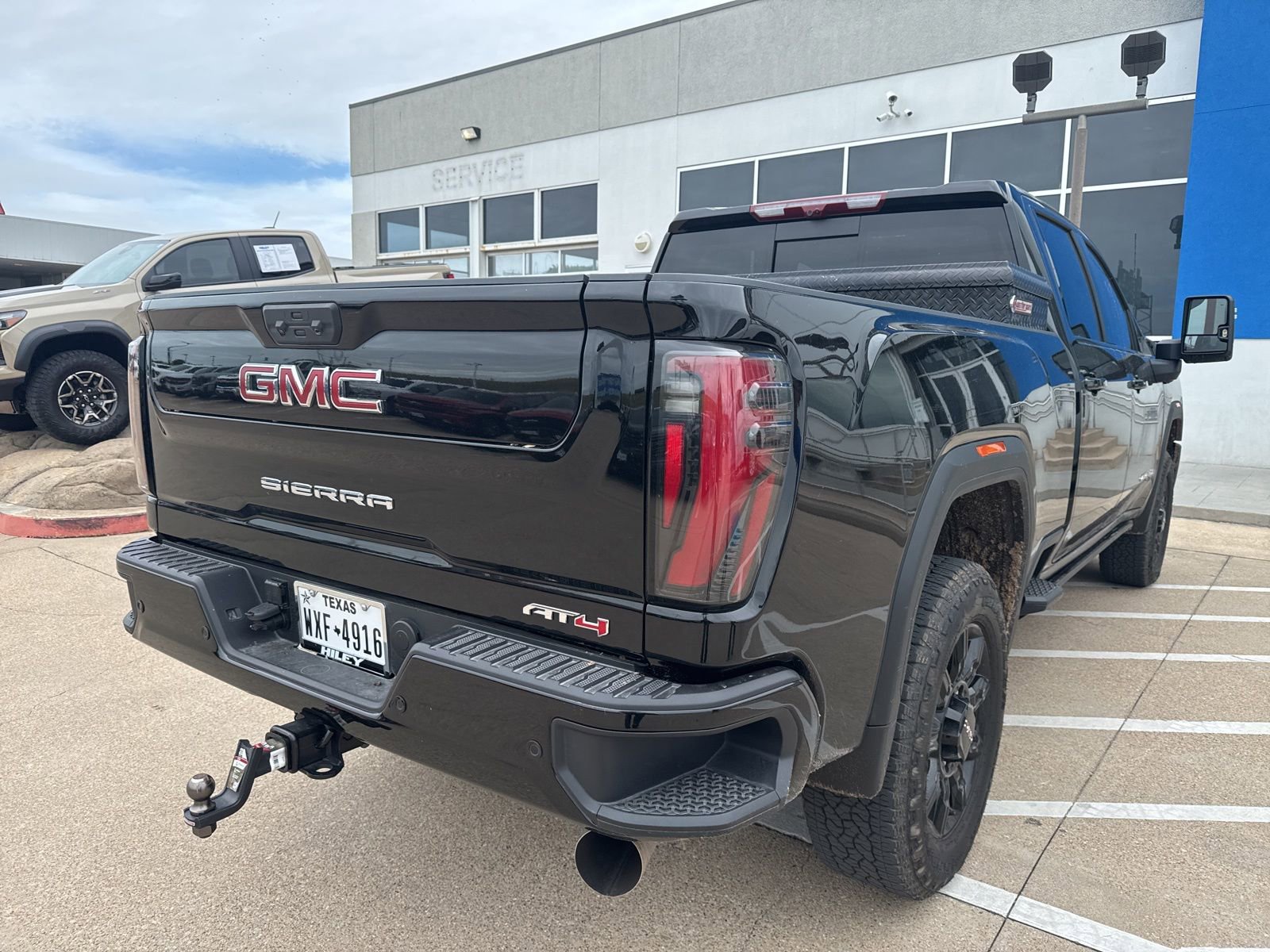 Used 2026 GMC Sierra 2500 AT4 w/ AT4 Premium Plus Package image 7