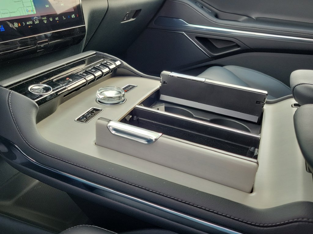 New 2026 Lincoln Navigator L Premier AWD/4WD image 29