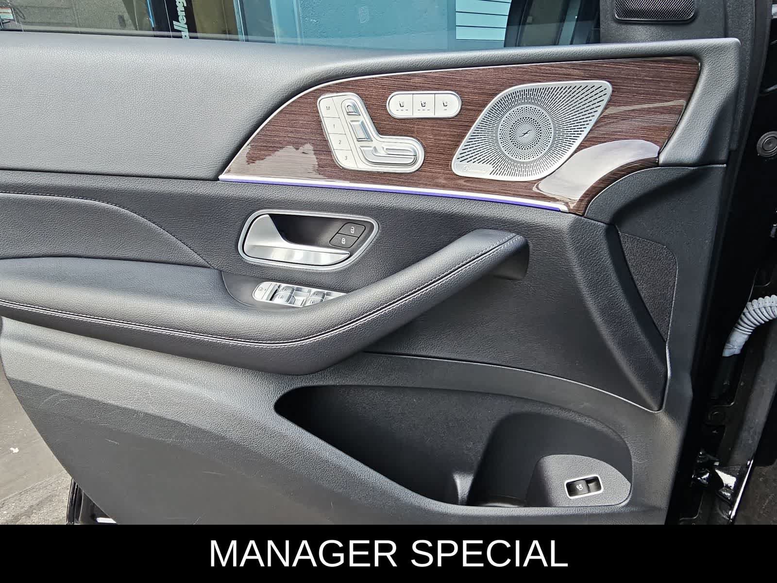 Used 2024 Mercedes-Benz GLS 450 4MATIC image 28