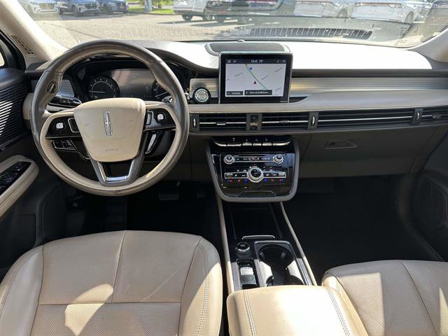 Used 2022 Lincoln Corsair AWD w/ Premium Package image 12