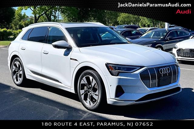 Used 2023 Audi e-tron Premium Plus w/ Premium Plus Package AWD/4WD image 9