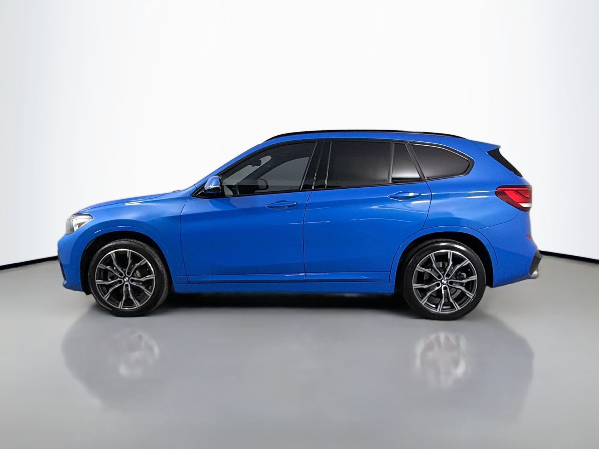 Used 2022 BMW X1 xDrive28i w/ M Sport Package image 9