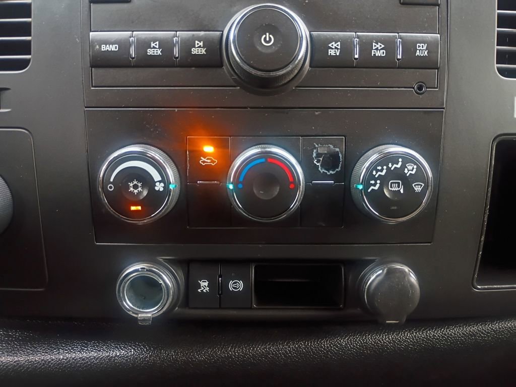 Used 2011 Chevrolet Silverado 2500 LT w/ Suspension Package, Off-Road AWD/4WD image 4