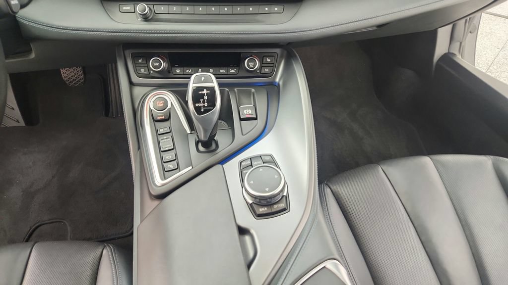 Used 2016 BMW i8 AWD/4WD image 34